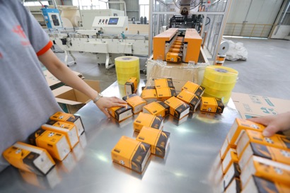 从破产到市值破2万亿,从濒临倒闭到年入1亿