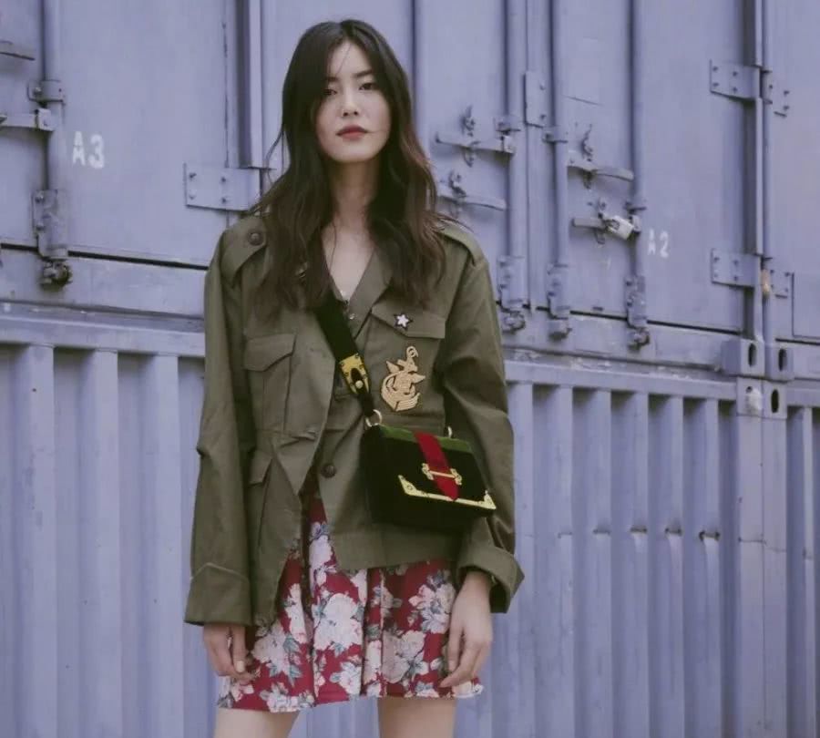 刘雯大包包推荐,刘雯同款豹纹包包