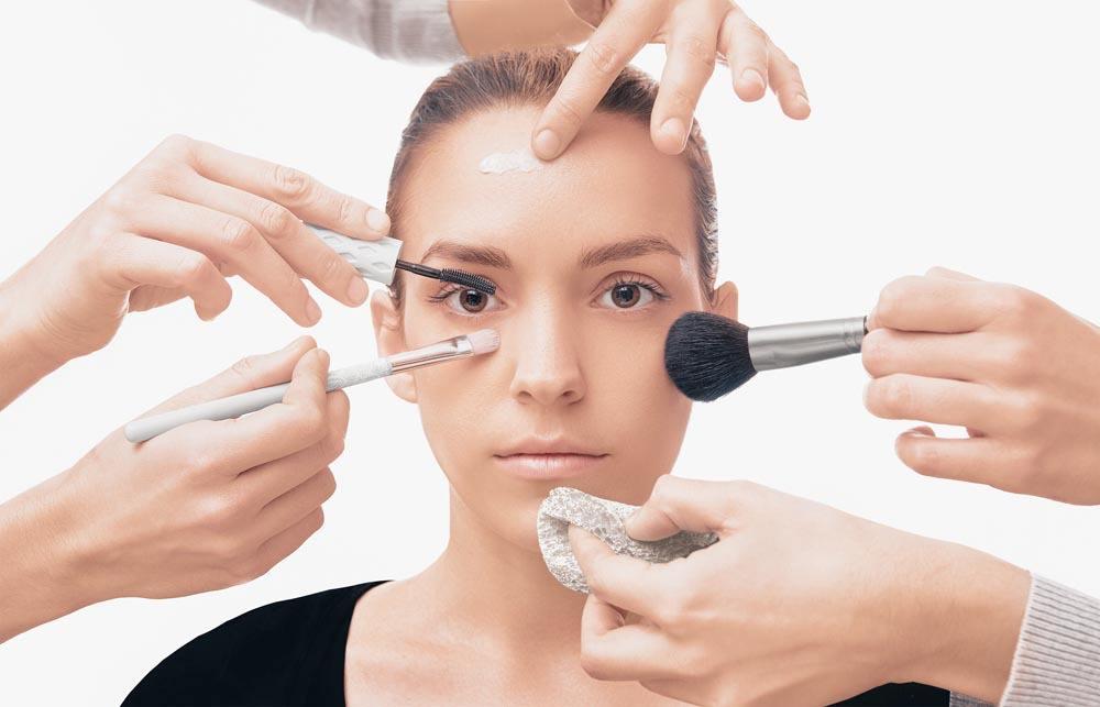 粗眉毛、苍蝇腿、妆面斑驳…新手化妆的那些尴尬误区