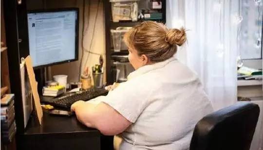 大腿肉多怎么瘦下来最快,大腿粗怎么办男生如何瘦下来