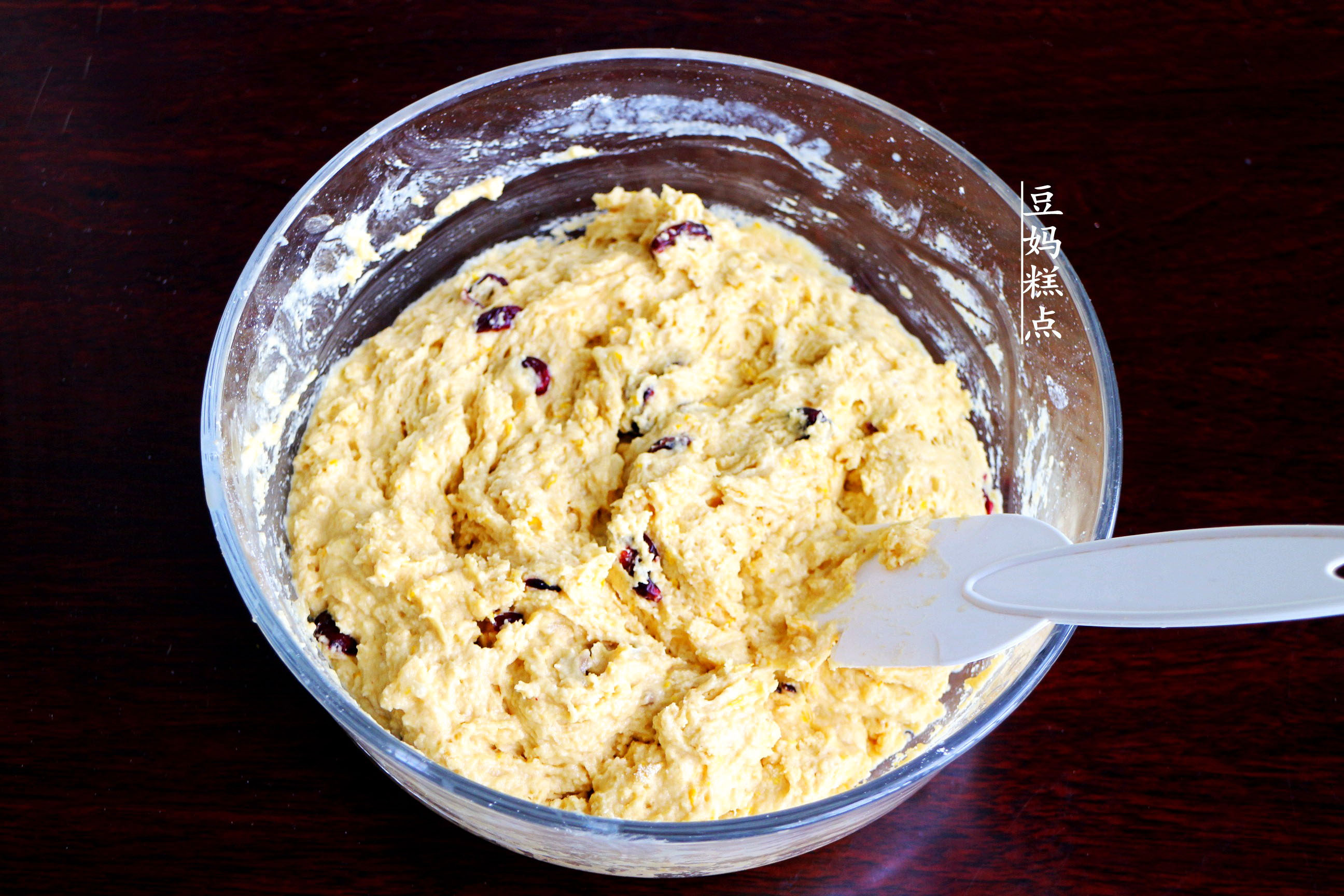 简易无油无糖面包不用揉面,低糖低油又松软的懒人面包