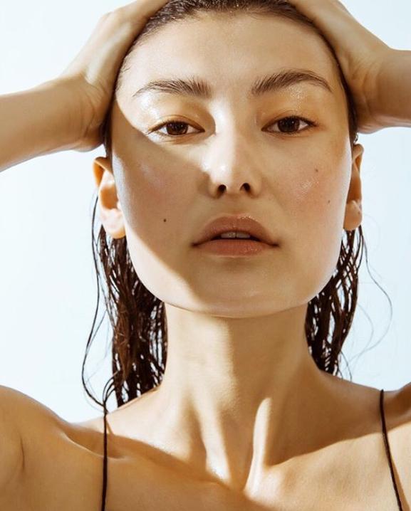 不用妆前乳的底妆画法,不挑粉底的干净底妆画法