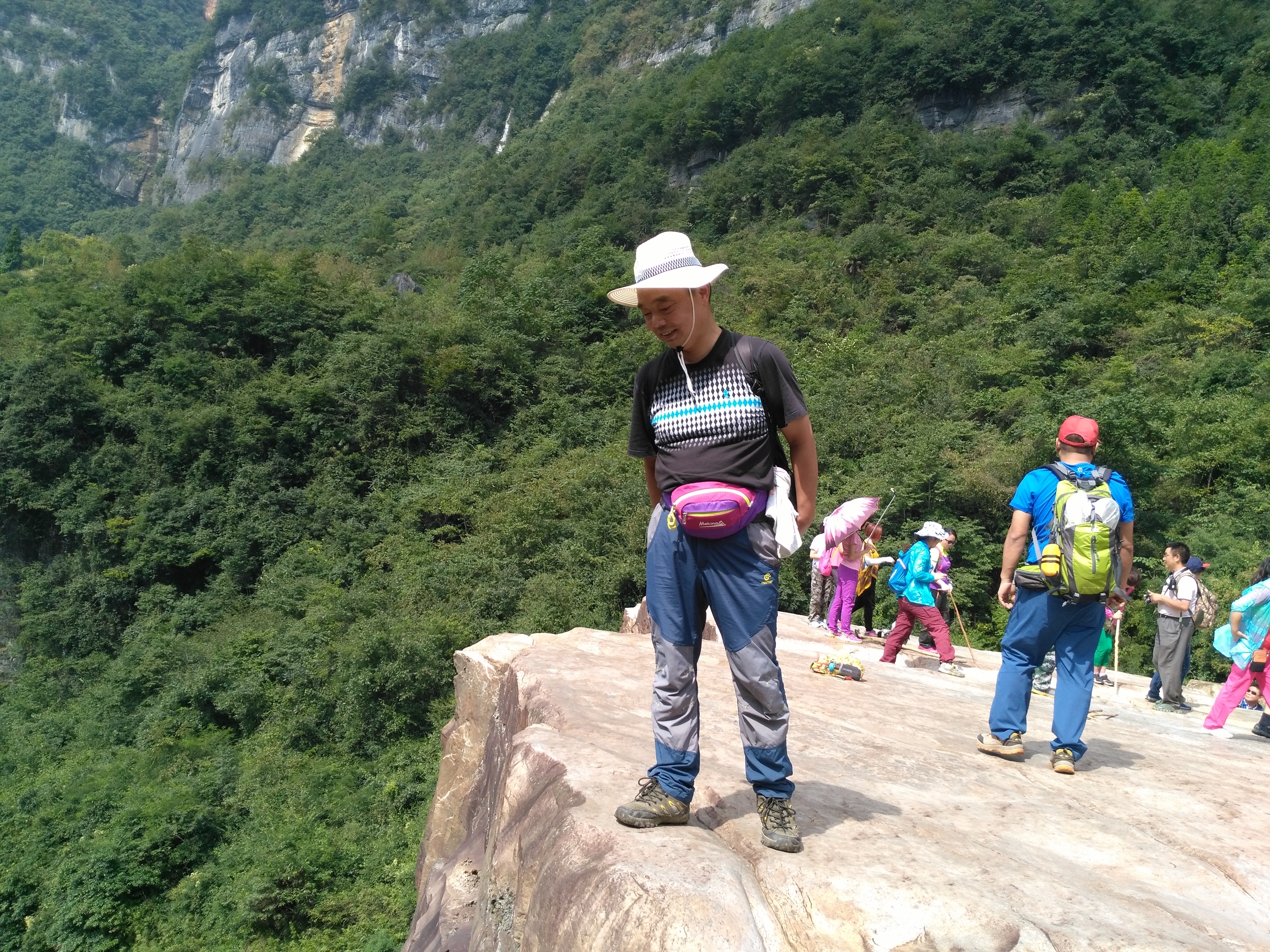 西漂湾瀑布群,建始西漂湾瀑布群