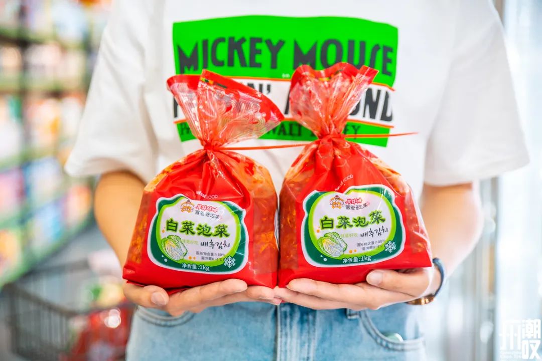 从韩国回来在超市买东西,从韩国进口商品