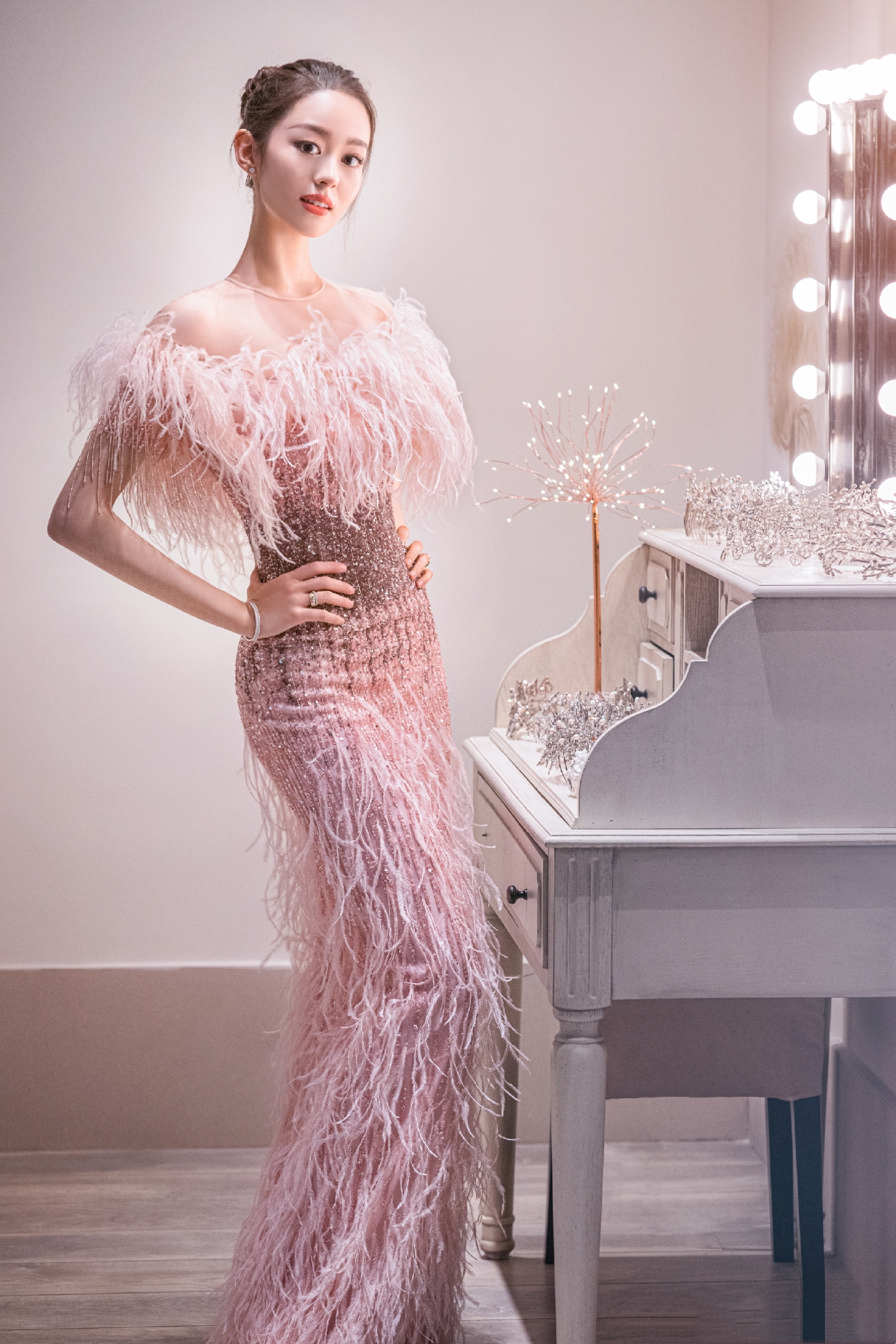 吉娜胸大腰细为什么不显胖,吉娜人间芭比图片