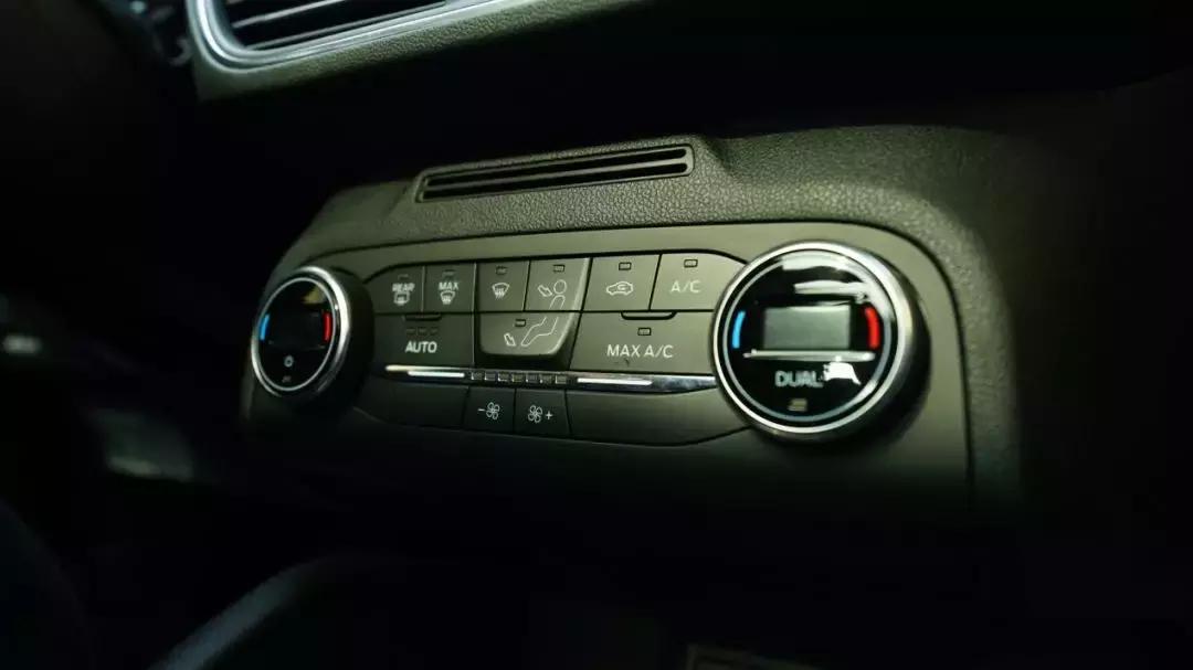 新款福克斯的缺点是啥,新一代福克斯细节讲解