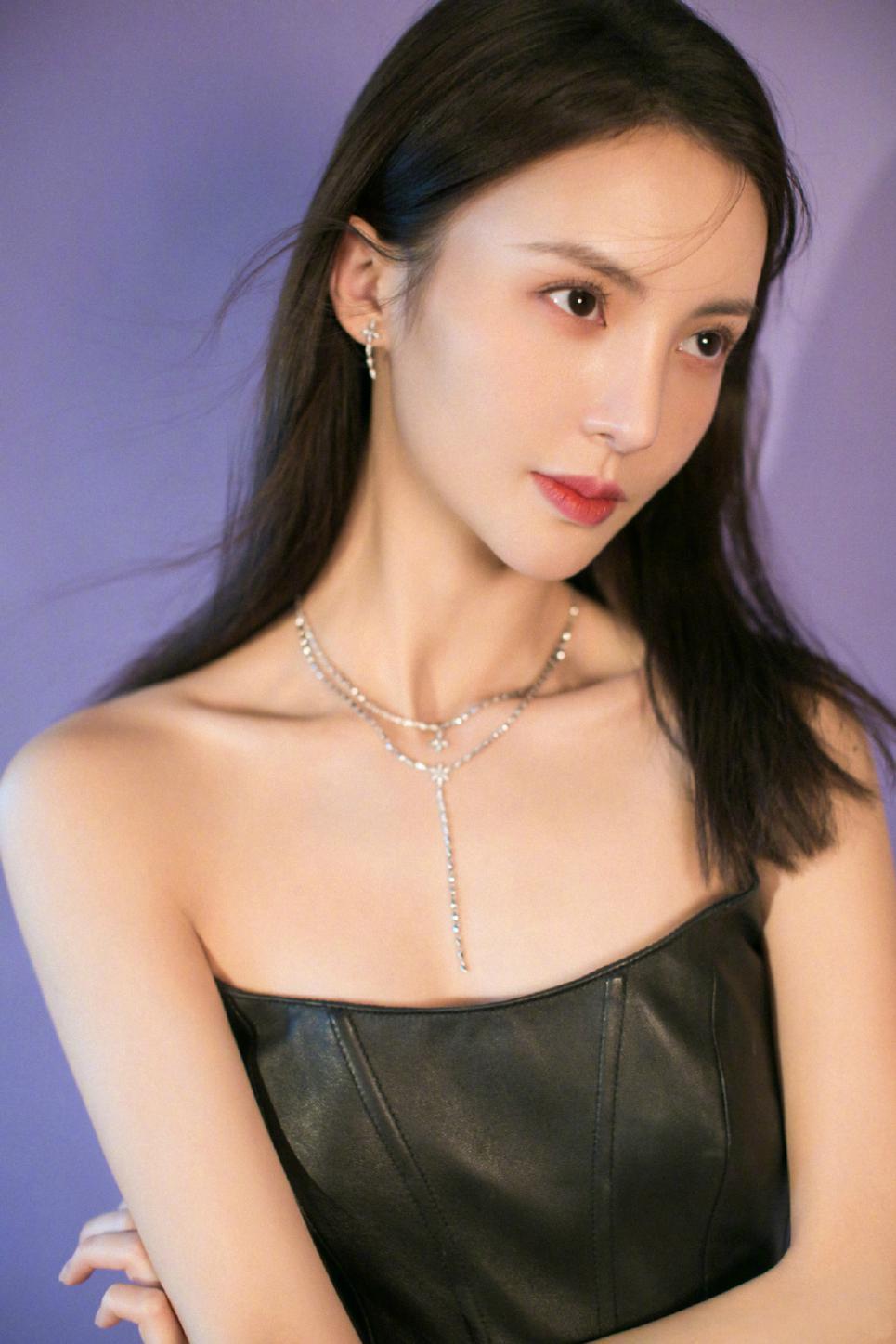 金晨穿高级感连衣裙,金晨的时尚穿搭