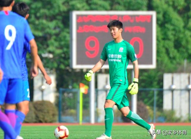 2017中国对韩国足球1比0回顾,韩国足球队脚踩奖杯视频