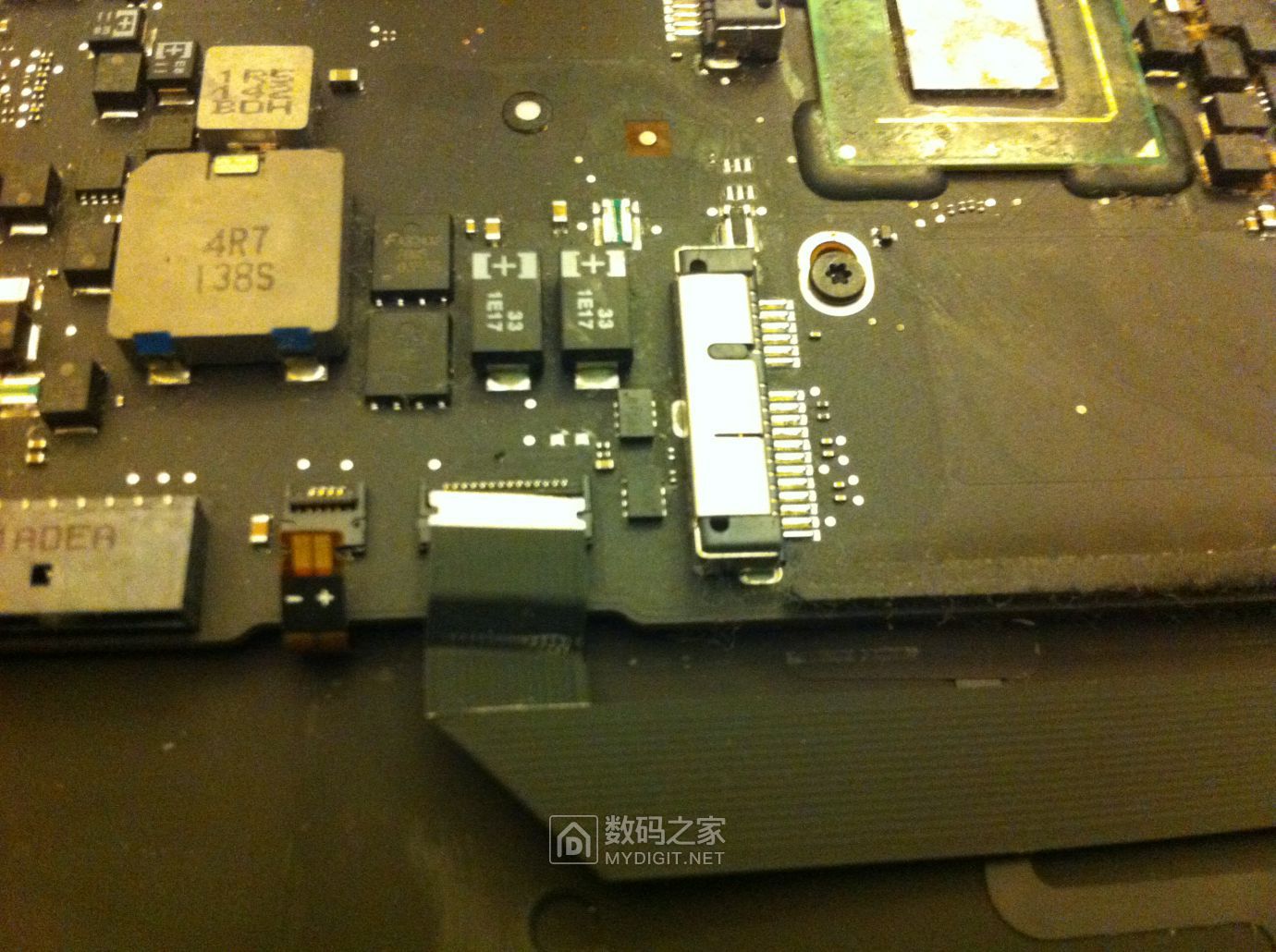 苹果笔记本macbookair7999,苹果笔记本11.6寸macbookaira1370