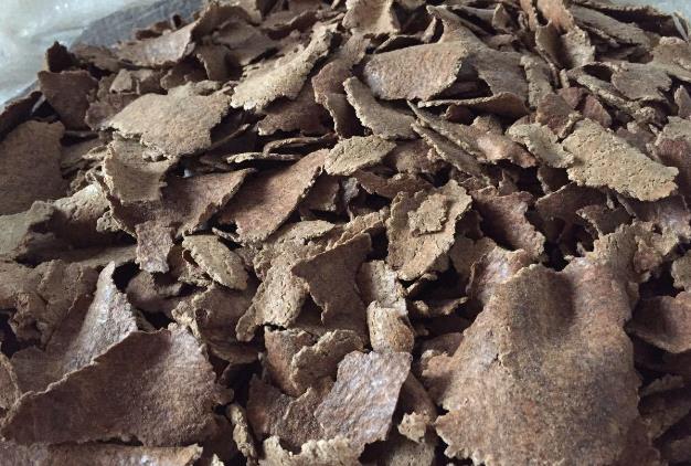 花生麸水肥发酵用红糖还是糖蜜好,用em菌发酵花生麸不用糖蜜可以吗