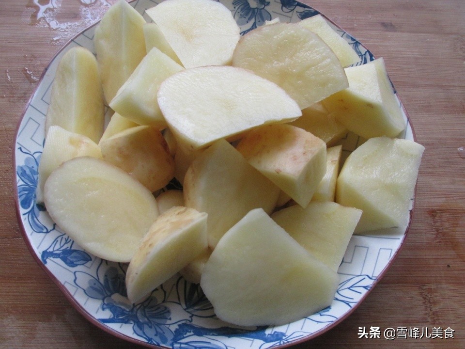 炖排骨又硬又柴怎么办,炖排骨又柴又硬怎么回事