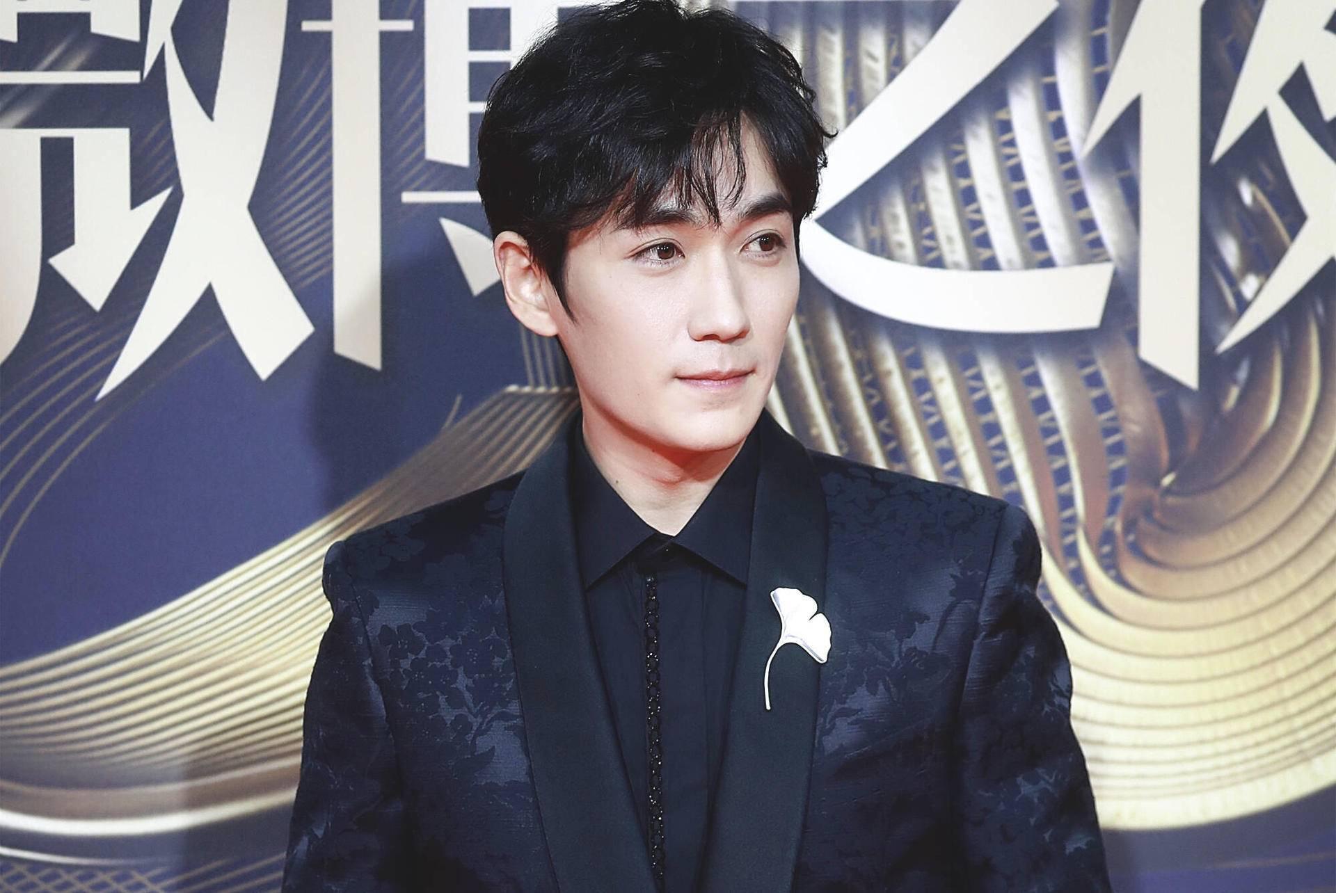 朱一龙被粉丝花式催婚,朱一龙凭实力单身扎心了