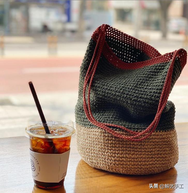 简单漂亮的小包包钩针教程,韩国钩针钩桌布花样教程