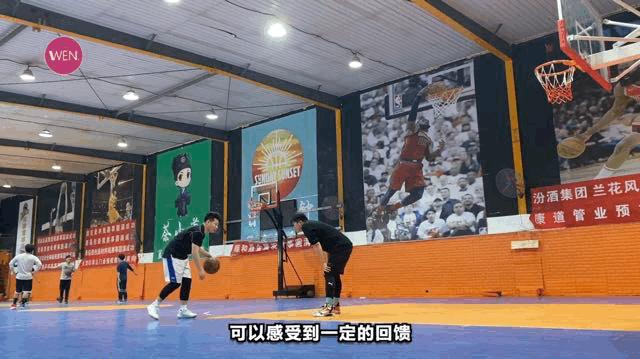 安德玛实战球鞋推荐,安德玛hovrsplash1配色