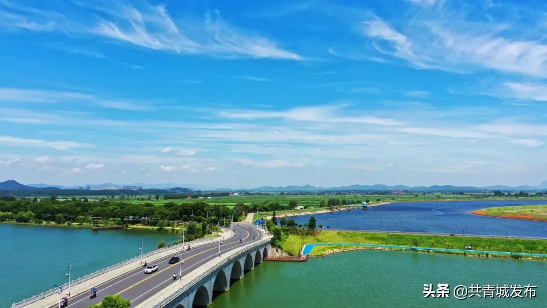 有一种蓝叫火焰蓝朗诵,有一种蓝叫海蓝