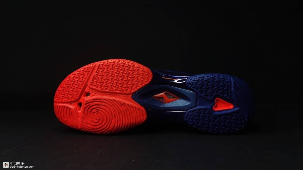 迪卡侬bs990,迪卡侬bs990与尤尼克斯88d