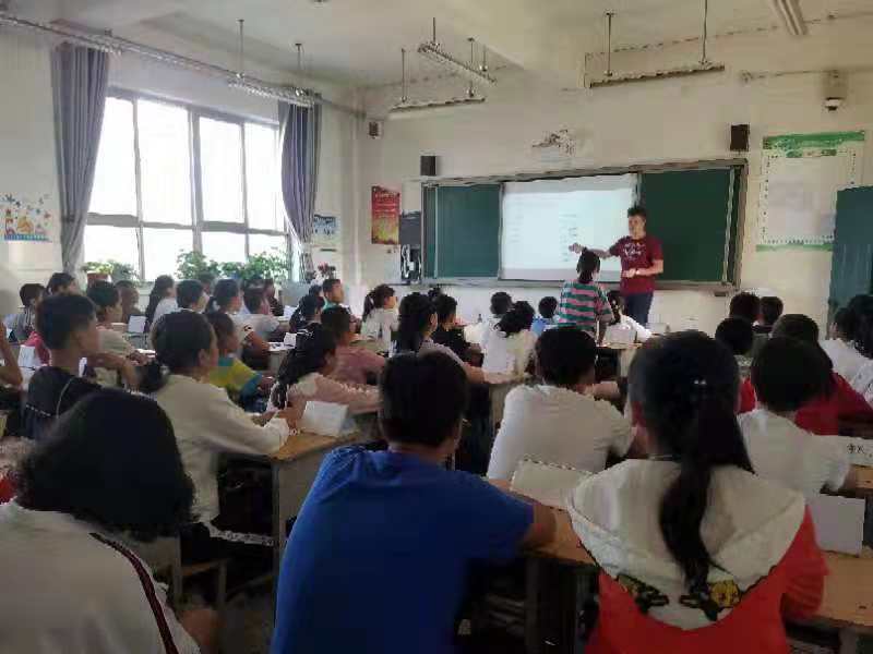 陇南大山深处来了“洋教头”（图）