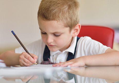 近视不仅仅是戴眼镜的问题,近视不要紧目光要长远