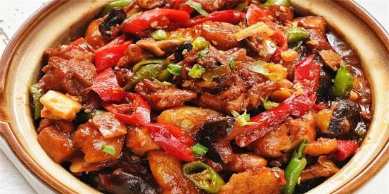 香菇土豆鸡块比烤鸡都好吃,非常好吃的土豆炖鸡块你学会了吗