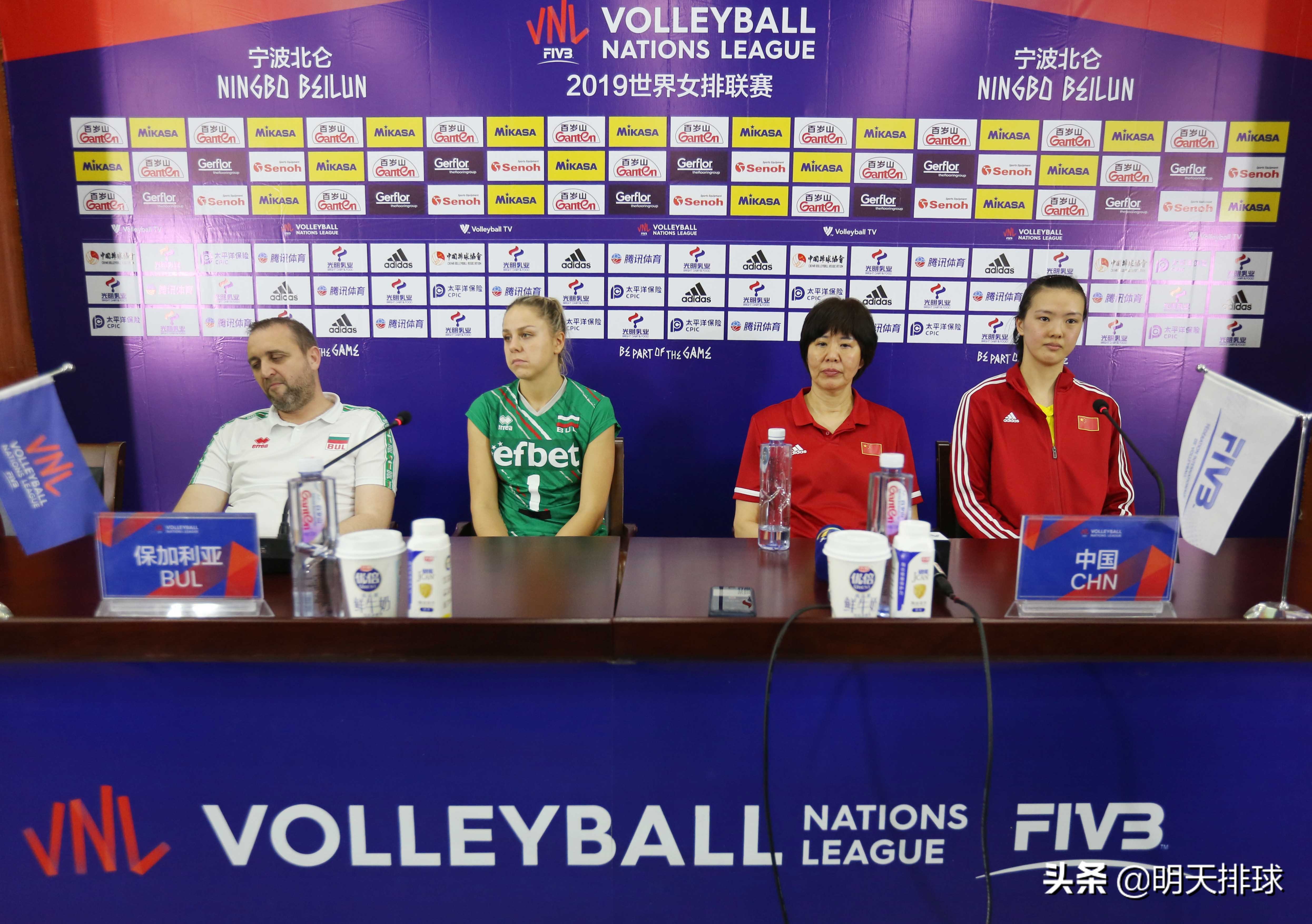 郎平：全队拦网做得比较好要向保加利亚队学习防守和串联