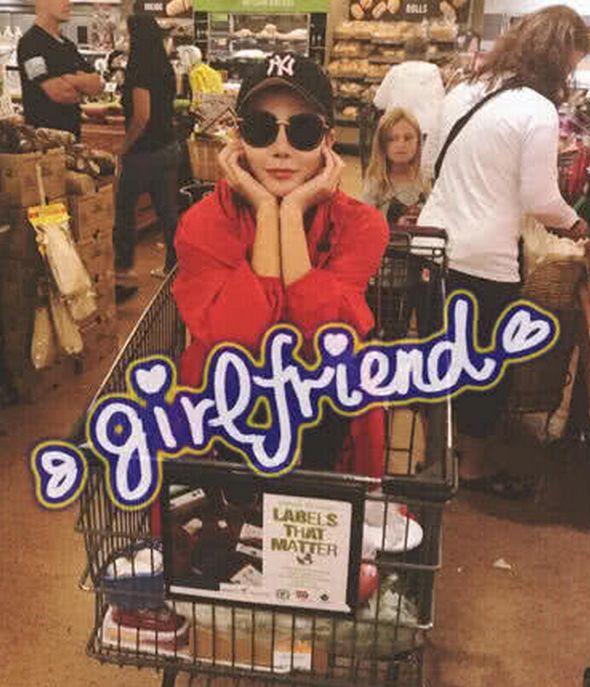 那个宁愿在宝马上哭的女孩怎么样,坐在宝马车里哭的女孩怎么样了