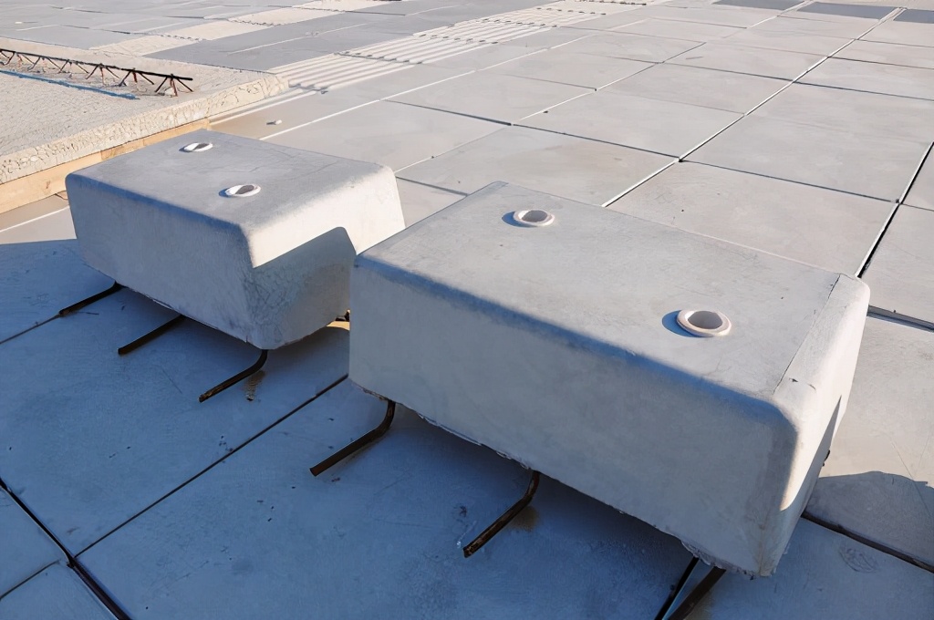 为什么火车铁轨下面要铺碎石子,为什么铁轨下面要铺轨枕和石子