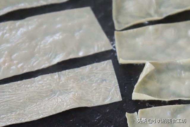 用面粉做辣条不加淀粉还劲道,如何做辣条又干净又好吃教程