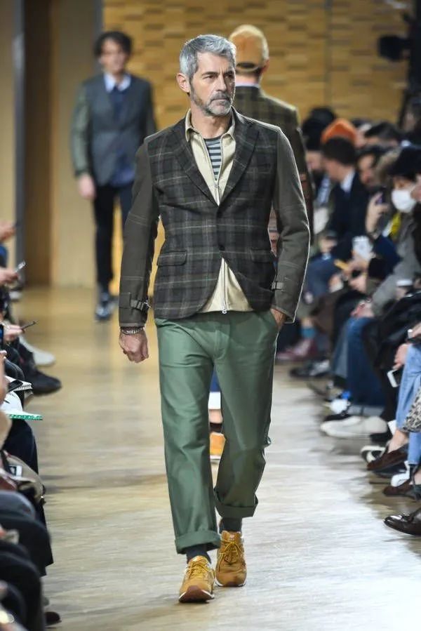 今冬的裤子怎么穿才合适,适合初春穿的裤子