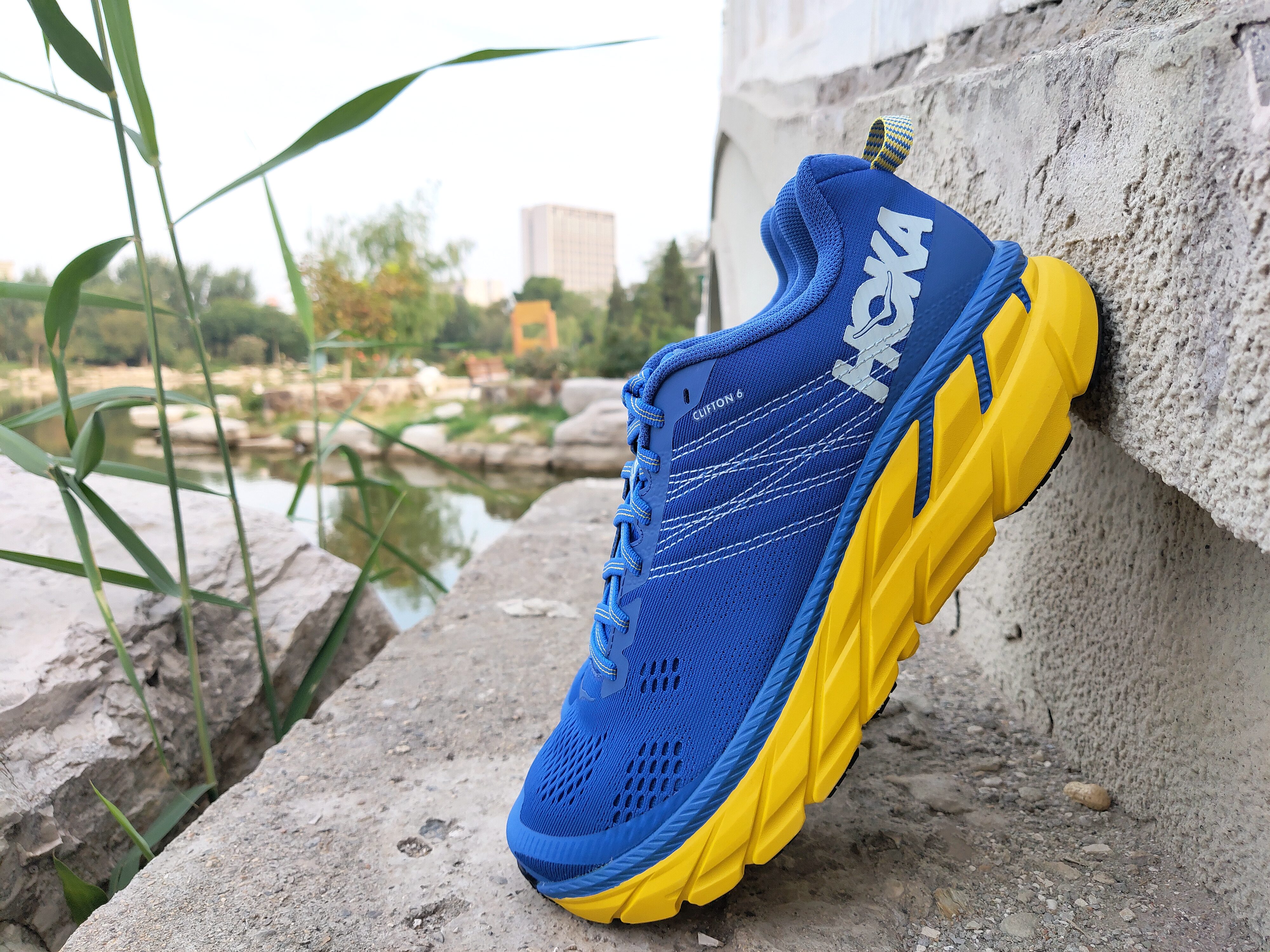 hoka克里夫顿跑鞋测评真假,稳定支撑缓震跑鞋评测