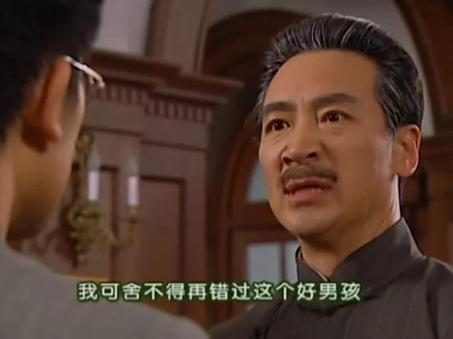 男朋友和他的好基友互相种草莓，请问这种行为正常吗？