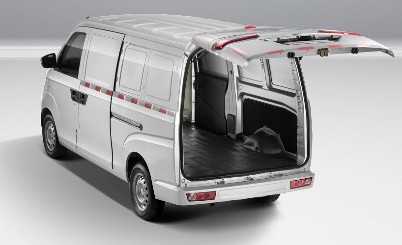 开瑞优优对比五菱荣光,新款开瑞优优怎么样