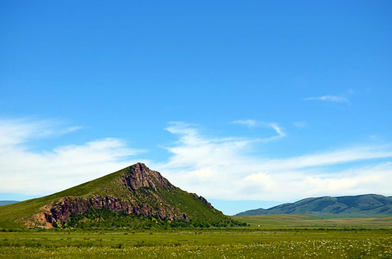 乌珠穆沁草原狼图腾,狼图腾草原魂歌曲