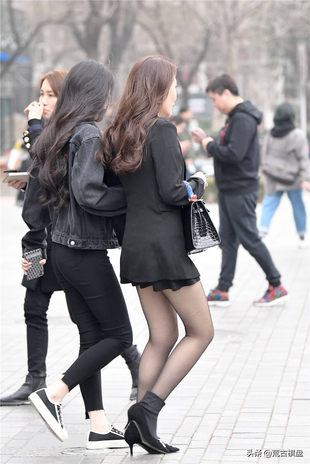 好穿又好搭冬季凹造型的短靴,今年流行的短靴怎么穿搭好看