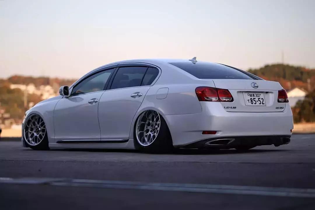 15万买个新车和二手豪车,15万买个二手豪华品牌