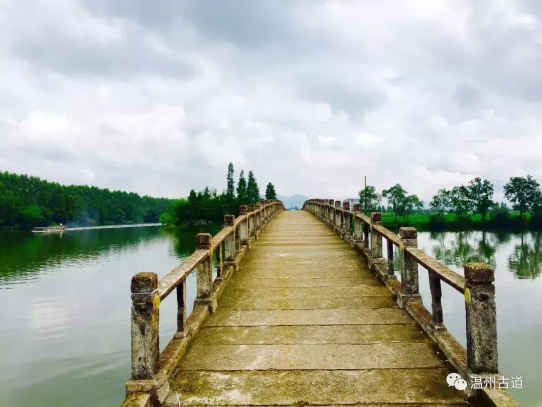 千年古村平阳县鸣山村古城夜景,平阳昆阳鸣山古村落