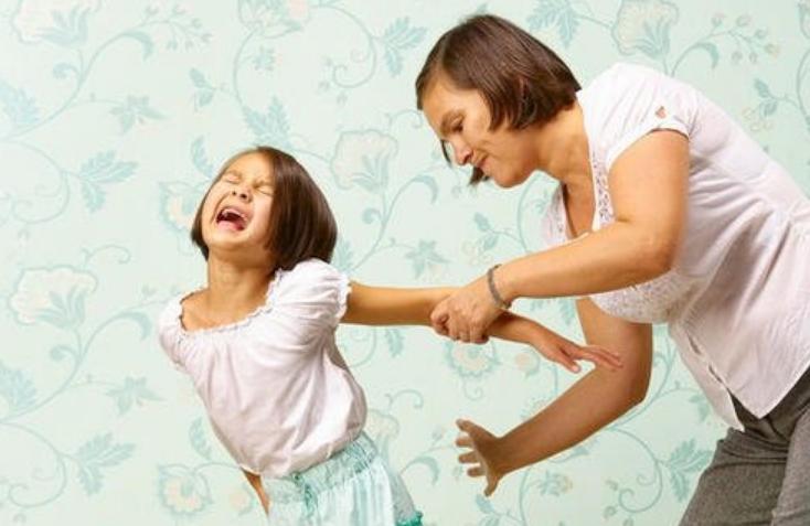 孩子屁股肉多可以打？孩子受得伤父母看不到，专家：这是你无知