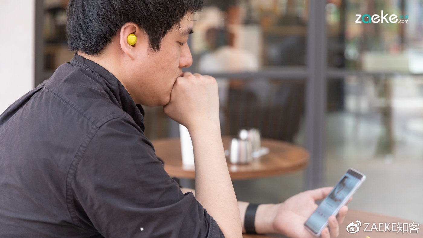 三星galaxybuds发布会,三星超广角有点歪