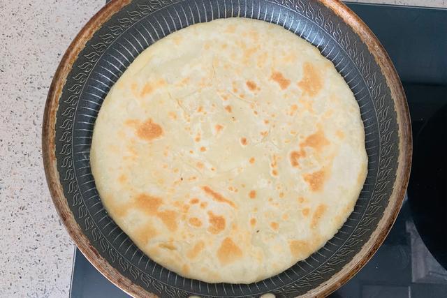 烙饼怎么做又软又劲道层多,家常烙饼怎么做好吃又松软酥脆