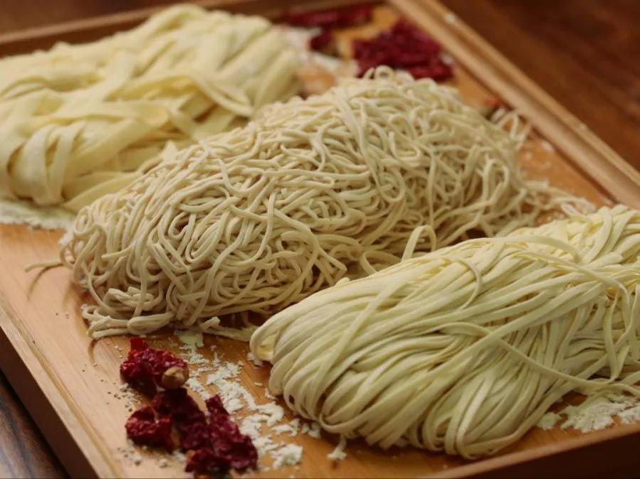 蒸馒头用高筋面粉还是低筋面粉,蒸馒头用高筋面粉还是低筋