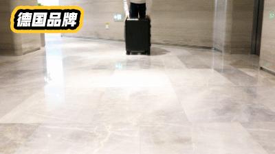 舒提啦1只旅行箱的革命，3年摔坏就换新，30米高空跌落测试合格