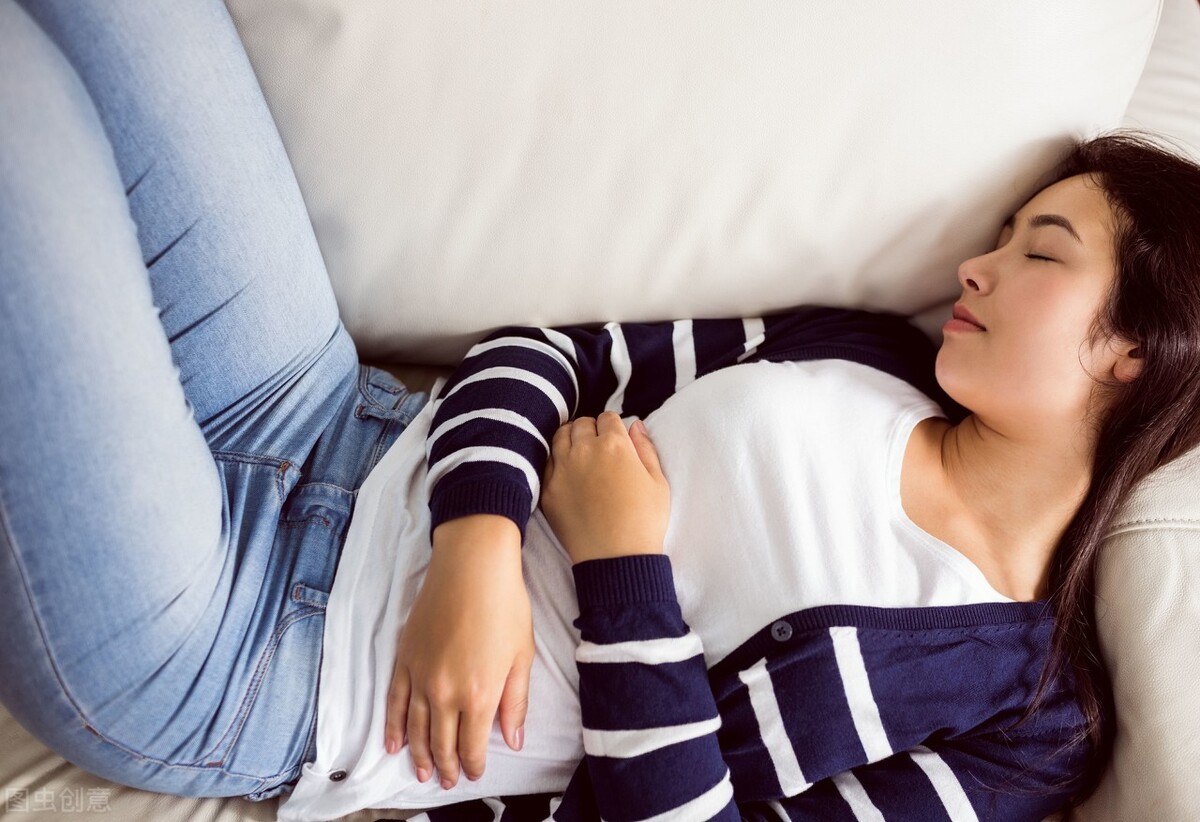 为什么女人下面会“发臭”？或是这3个因素导致，还是及早了解