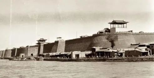 左宗棠收复新疆沙俄派了多少人,左宗棠收复新疆找胡雪岩买武器