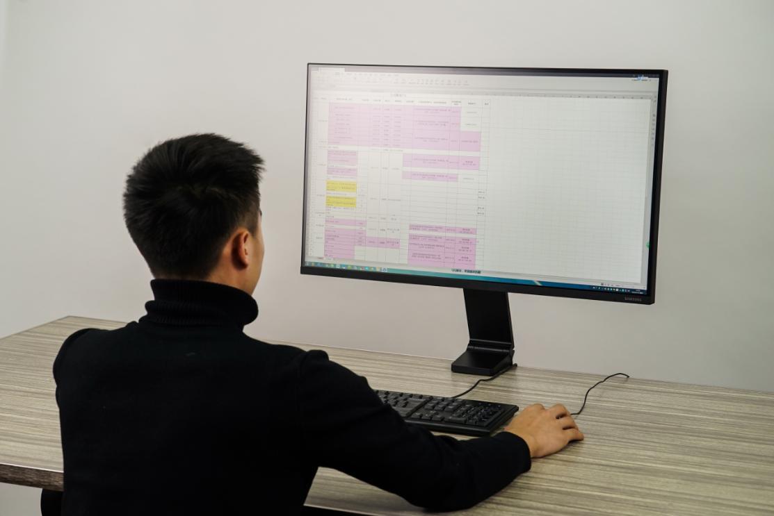 三星space显示器拖影,三星space显示器花屏