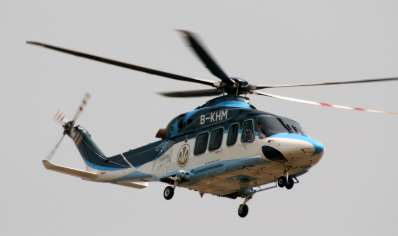 直升机空中悬停阻力与摩擦力大小,支奴干直升机空中悬停原理