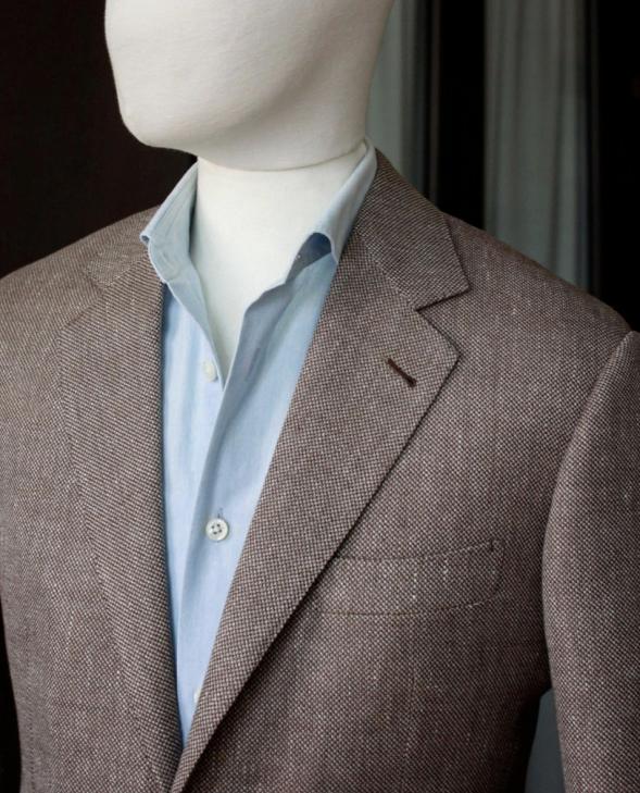 衬衫三大挑选法则解锁春季新时尚,舒适耐穿的基础款长袖衬衫