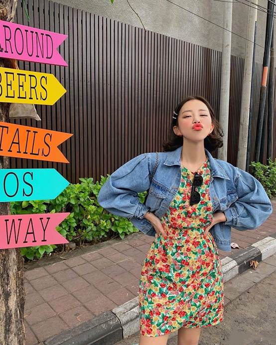 vivamoon韩国穿搭博主小西装,鬼马精灵彩虹眼妆