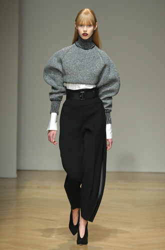 适合职场办公的服装,如何将工作服穿出时尚风