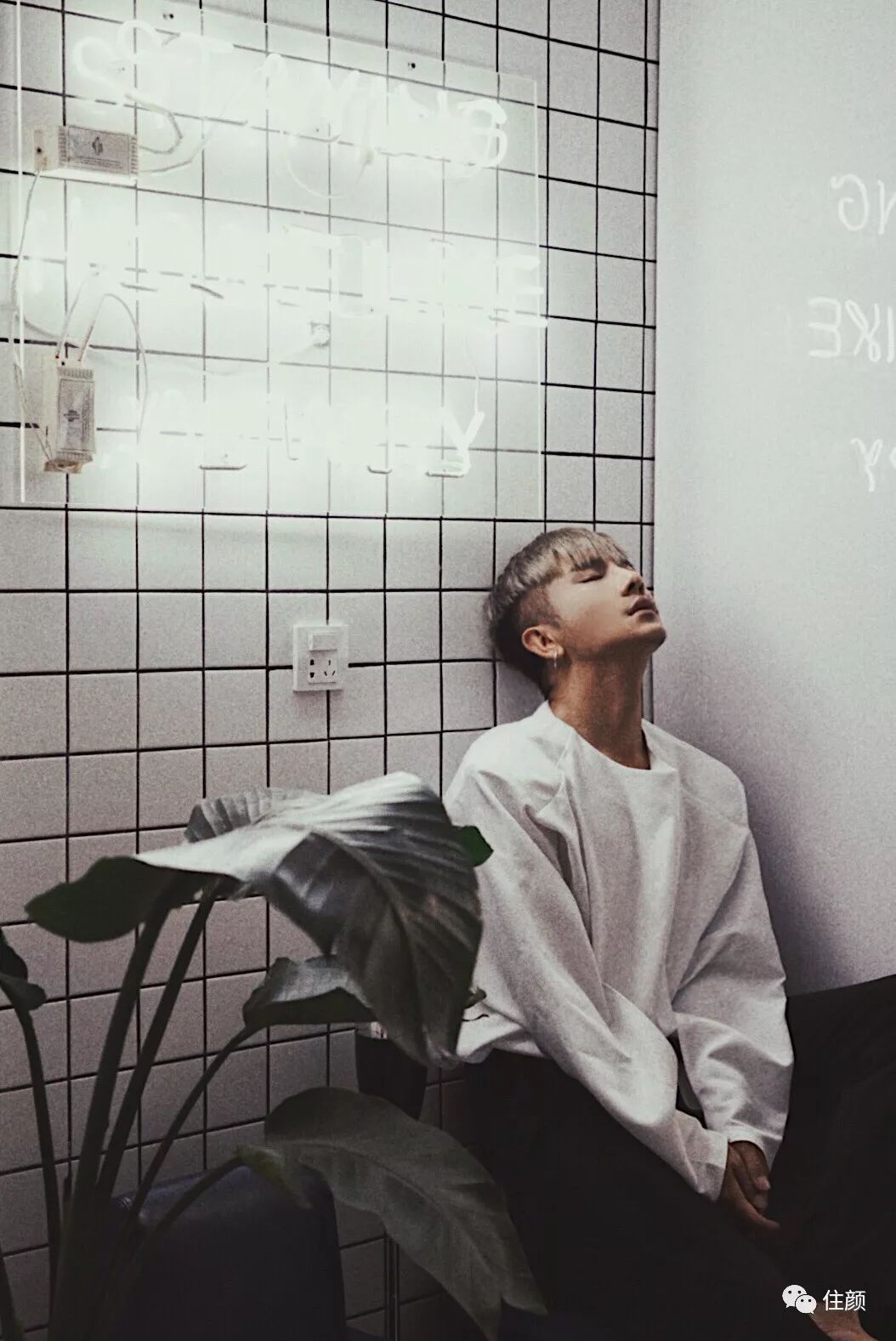 网购家具和实体店家具有什么区别,同样是网店为什么旗舰店的贵