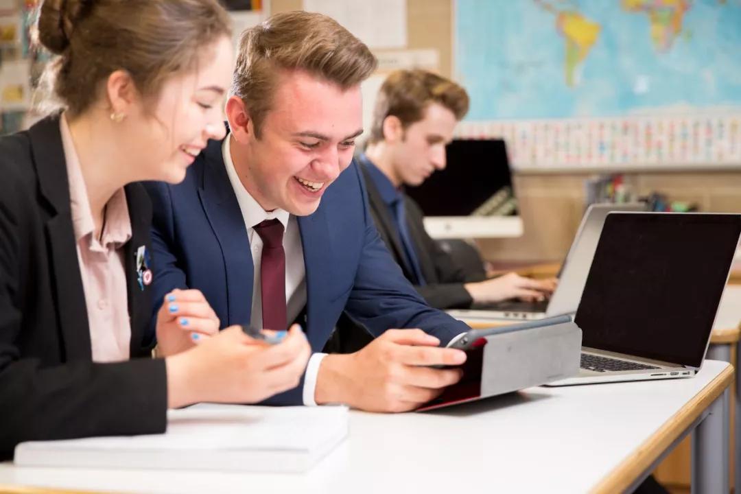 *疆新**少年入学英国最闪耀的钻石型学校NewHallSchool