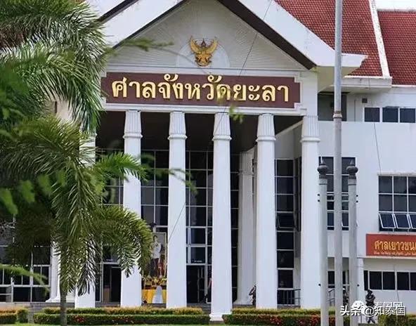 还记得那位向自己心脏开枪的泰国法官吗？这次他又补了一枪...